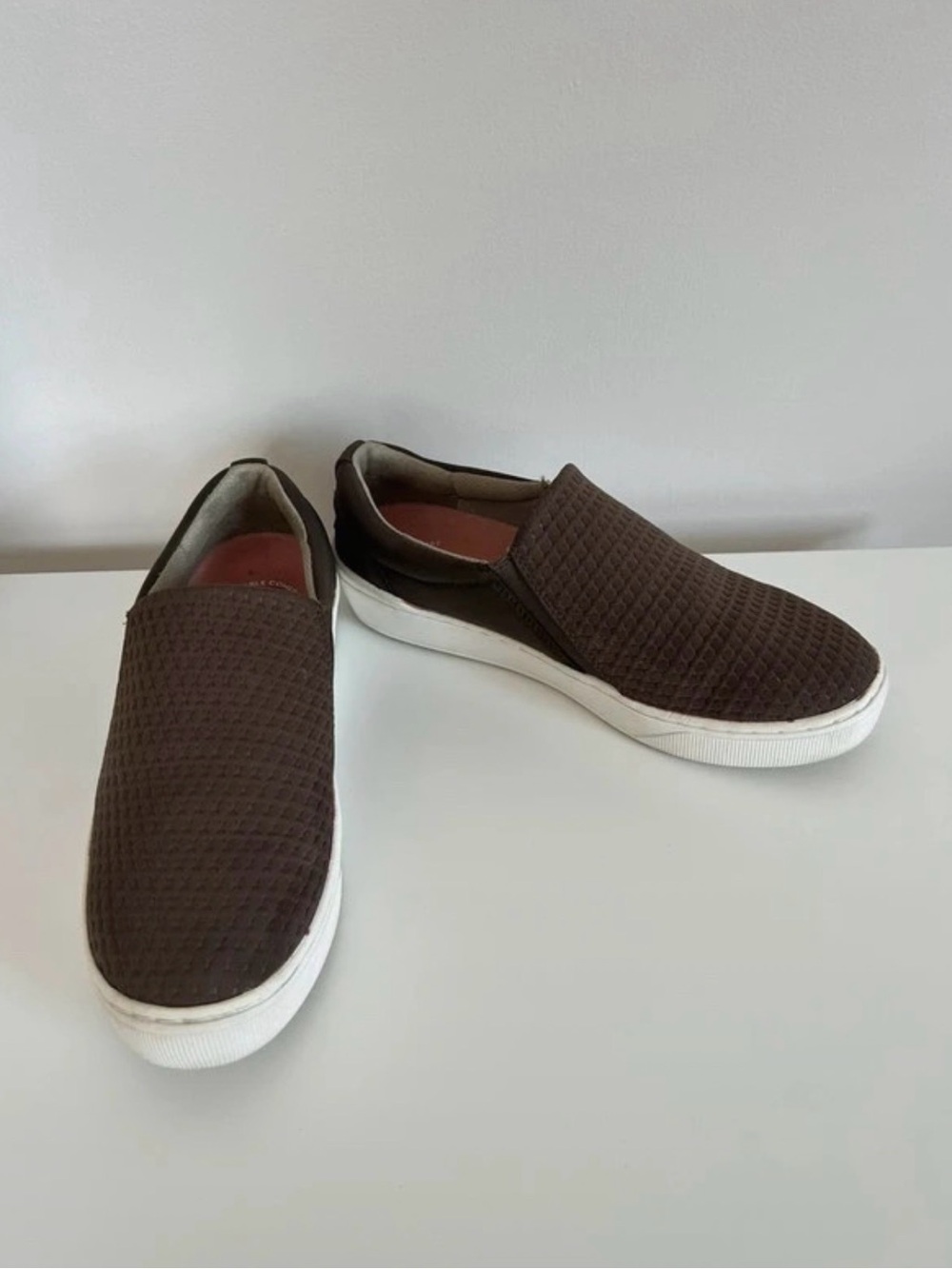 Dr. Scholl's Women's Taupe Quilted Slip-On Shoes size 8.5M